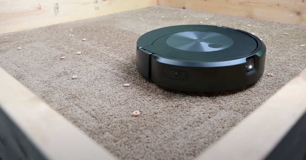 Roomba Combo® j7 Robot Vacuum and Mop