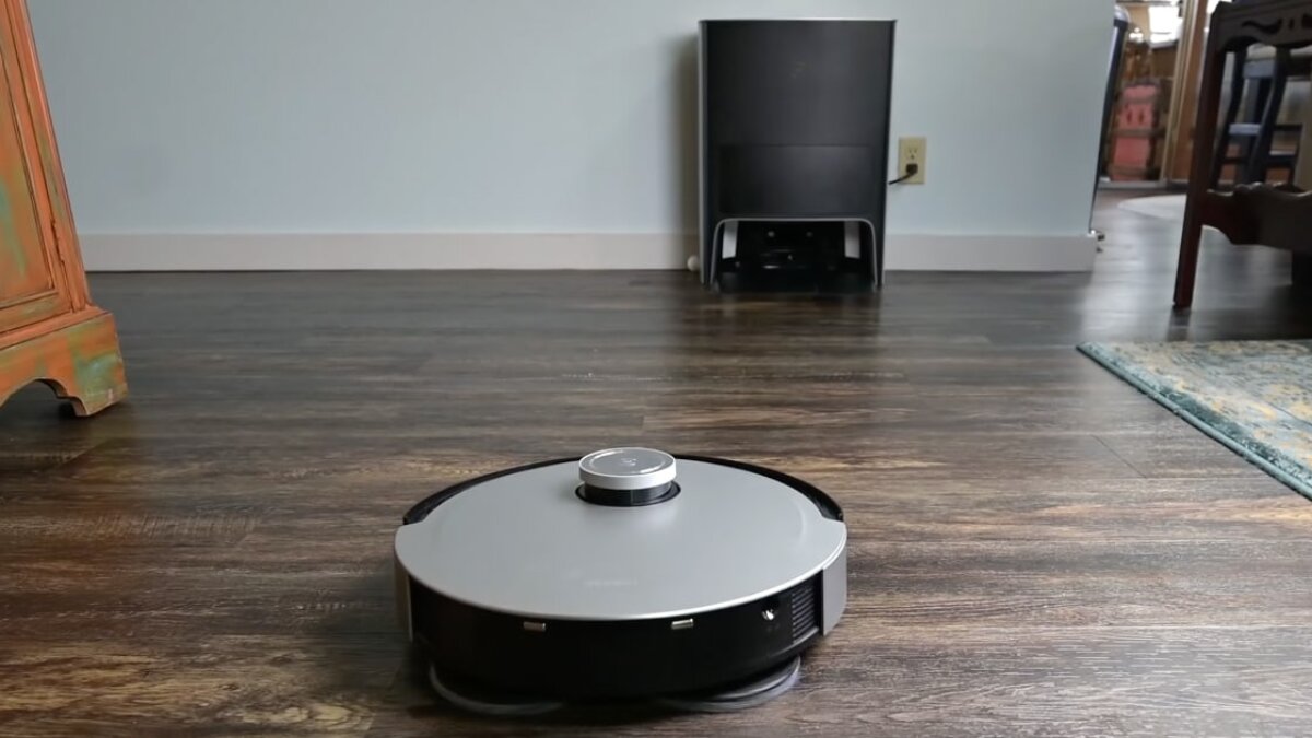 Deebot-X1-Omni-Mopping-on-Hard