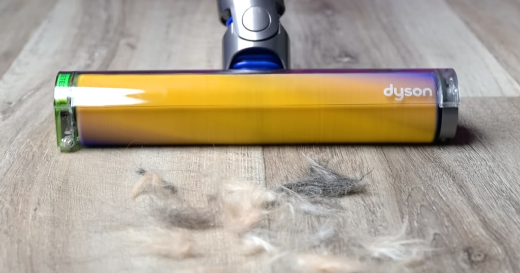 Cleaning pet hair with the Dyson V12