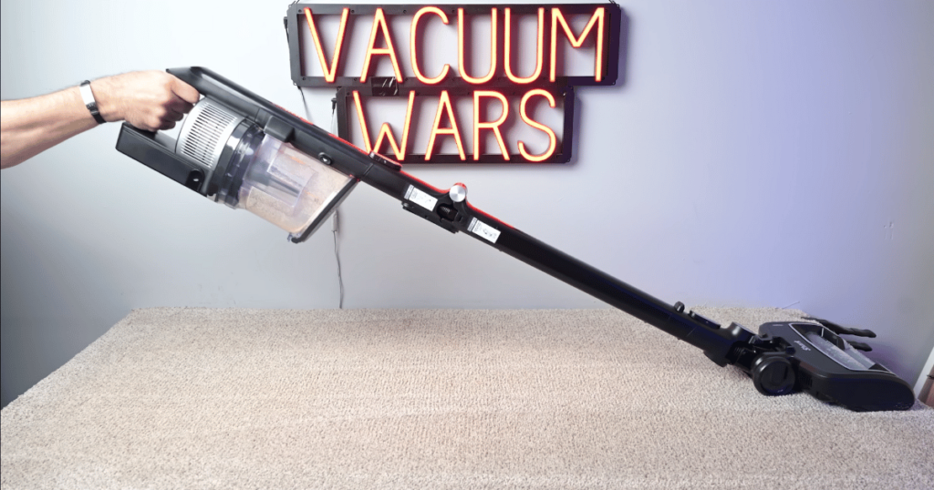 Cordless Vacuum on Carpet at Vacuum Wars