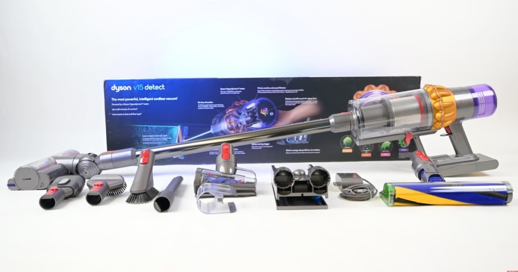 In the Box - Dyson V15 Detect Review