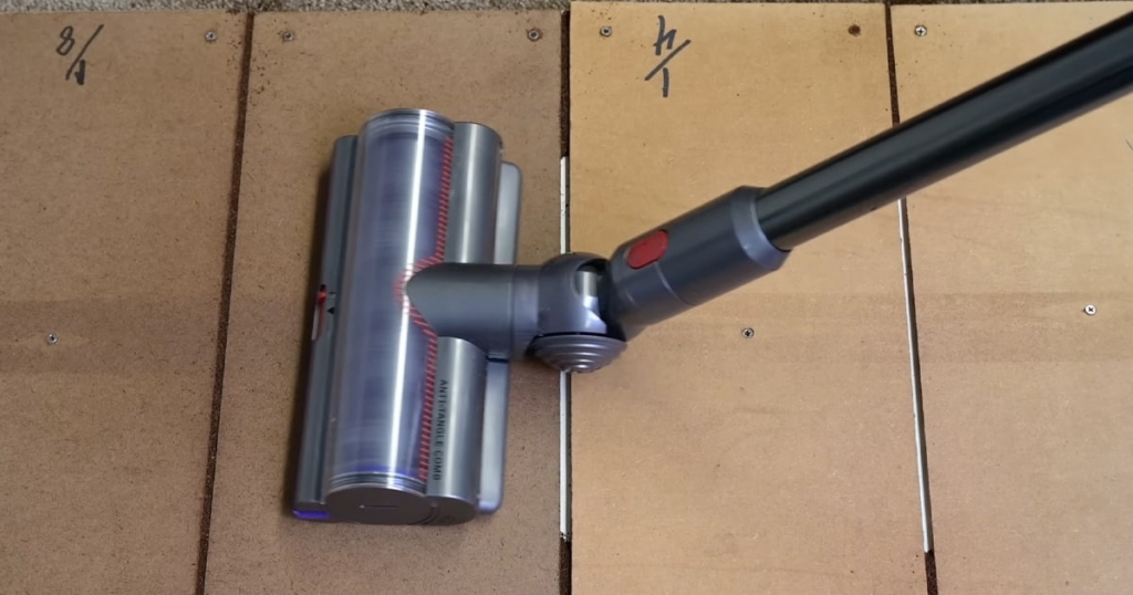 Testing Crevice Pick up - Dyson V15 Detect Review