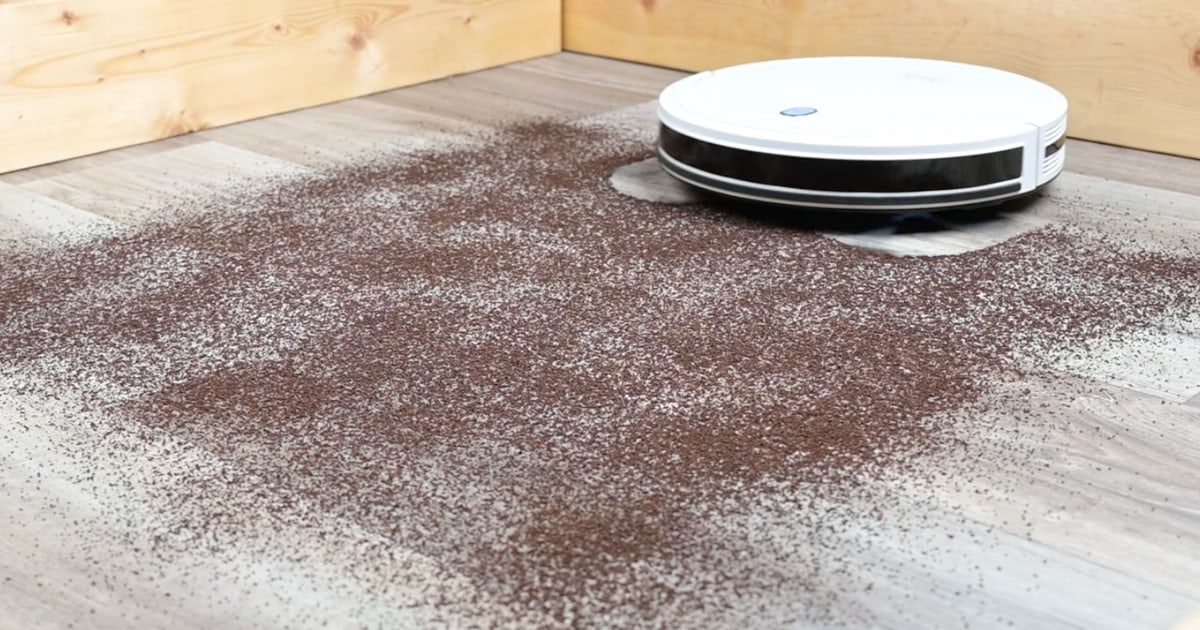 Testing Hard Floor Fine Debris Pickup - iRobot Roomba 694 vs Eufy 11S