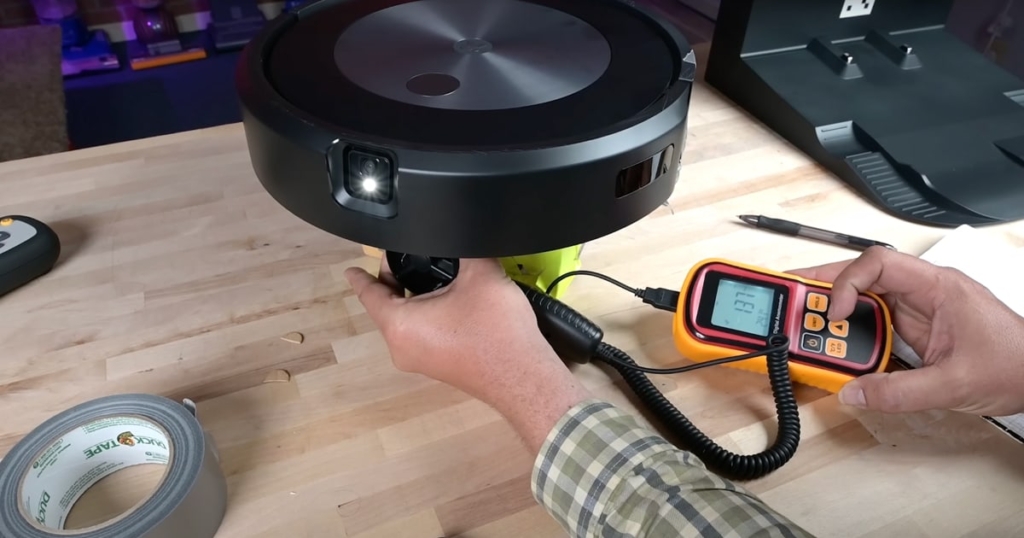 iRobot Roomba j7 plus Review - Recording Suction and Airflow Measurements
