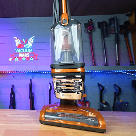 Kenmore DU4080 Featherlite Lift-Up Upright Vacuum at the Vacuum Wars Studio
