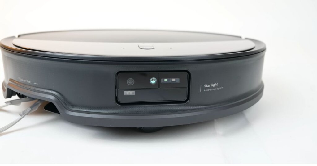Saros 10R's new navigation system, which lacks a top-mounted LiDAR, rolled out with a few bugs at first