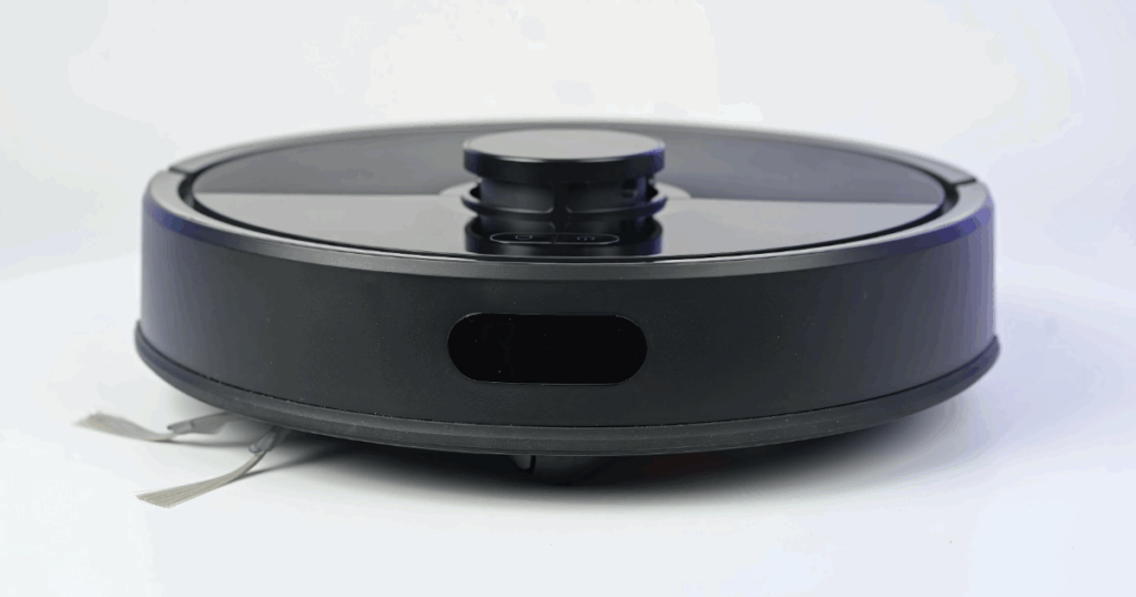 With its top-mounted LiDAR the Roborock Q7 M5 had a higher than average navigation efficiency in our tests