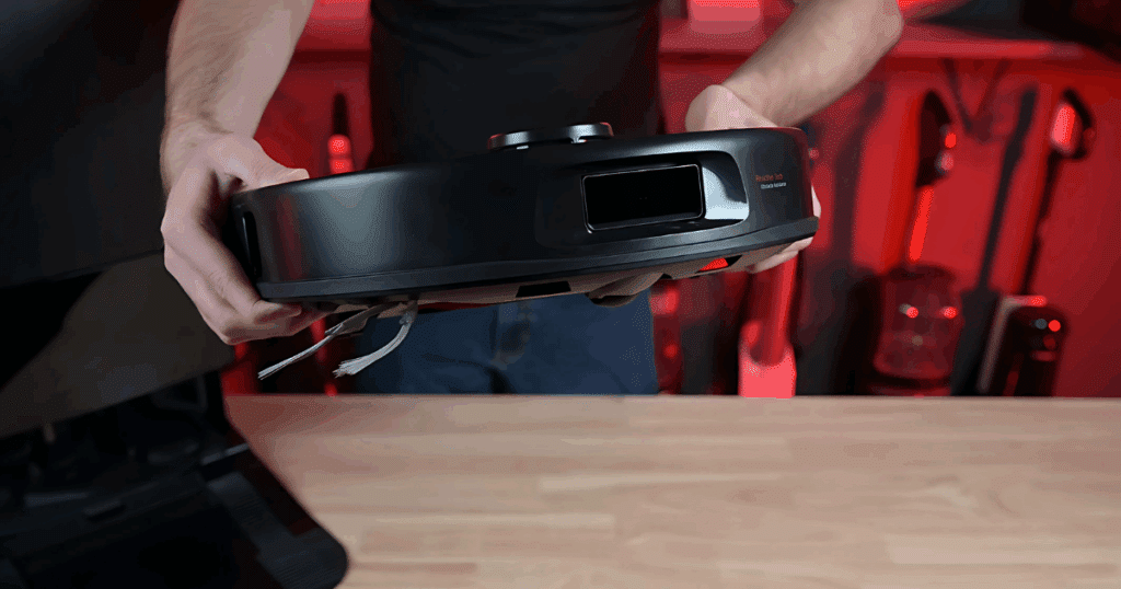 The Qrevo S5V has a 3D structured light instead of an RGB camera for obstacle avoidance, which was unimpressive