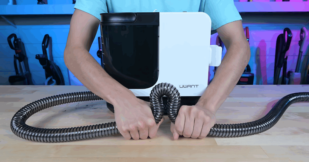 The Uwant spot cleaner’s hose resists kinks exceptionally well.