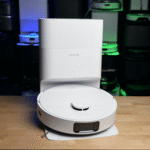Dreame D20+ robot vacuum at the Vacuum Wars studio.