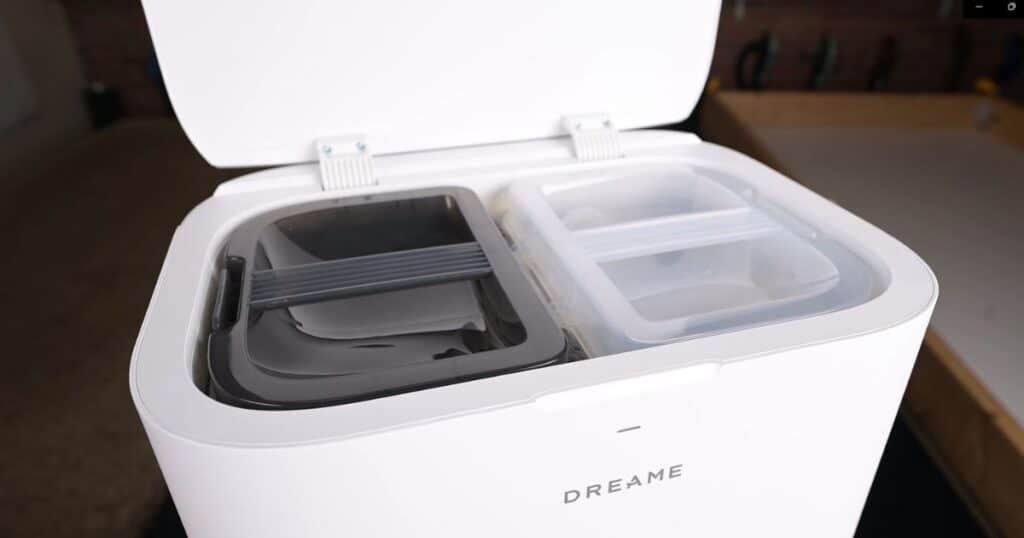Dreame L40S Ultra AE water tanks | Vacuum Wars Large clean and dirty water tanks inside the Dreame L40S AE dock