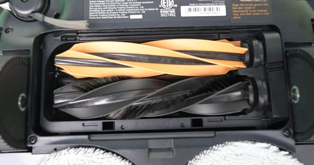 Close up view of the Dreame Matrix10 Ultra's HyperStream Detangling DuoBrush rollers.