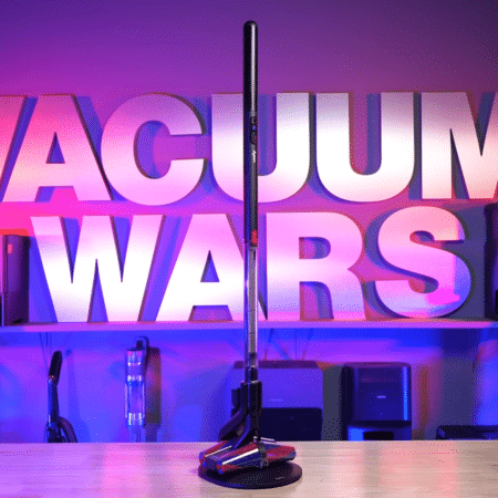 Dyson PencilVac Fluffycones in studio 450 ©Vacuum Wars | Vacuum Wars