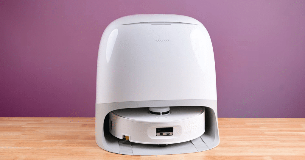 Roborock Qrevo Curv 2 Flow base station | Vacuum Wars Roborock Qrevo Curv 2 Flow base station with hot water mop washing, hot air drying, and auto-empty dock