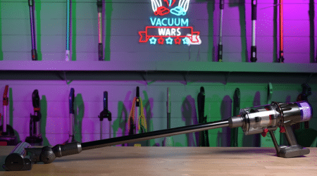 Dyson V9 Motorobar in studio 450 ©Vacuum Wars | Vacuum Wars