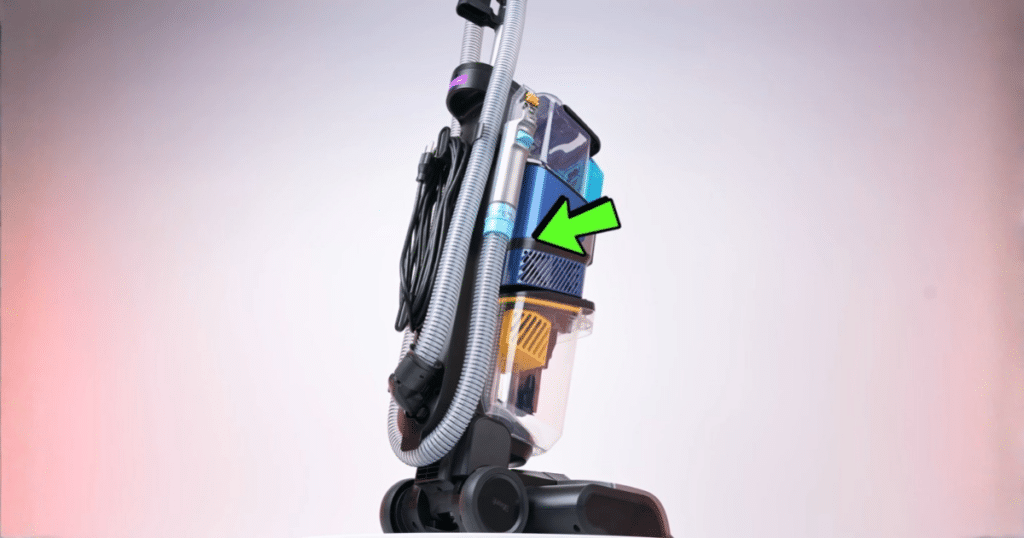 Shark CarpetXpert EX301 Buit In Hose | Vacuum Wars a Shark CarpetXpert EX301 carpet cleaner with the Built-In Spot and Stain Eliminator.