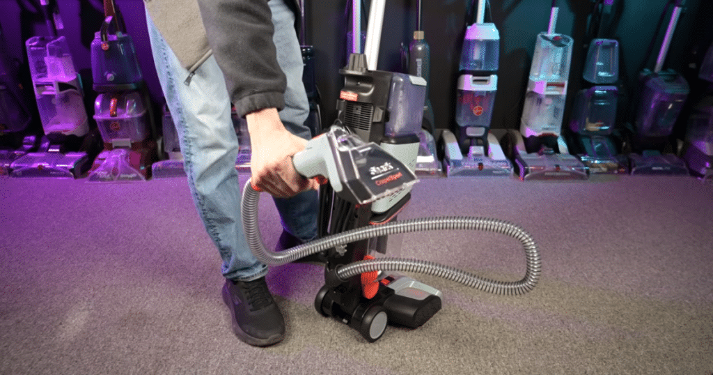 Shark CarpetXpert EX151 Hose | Vacuum Wars Shark CarpetXpert EX151 using built-in hose attachment for spot cleaning