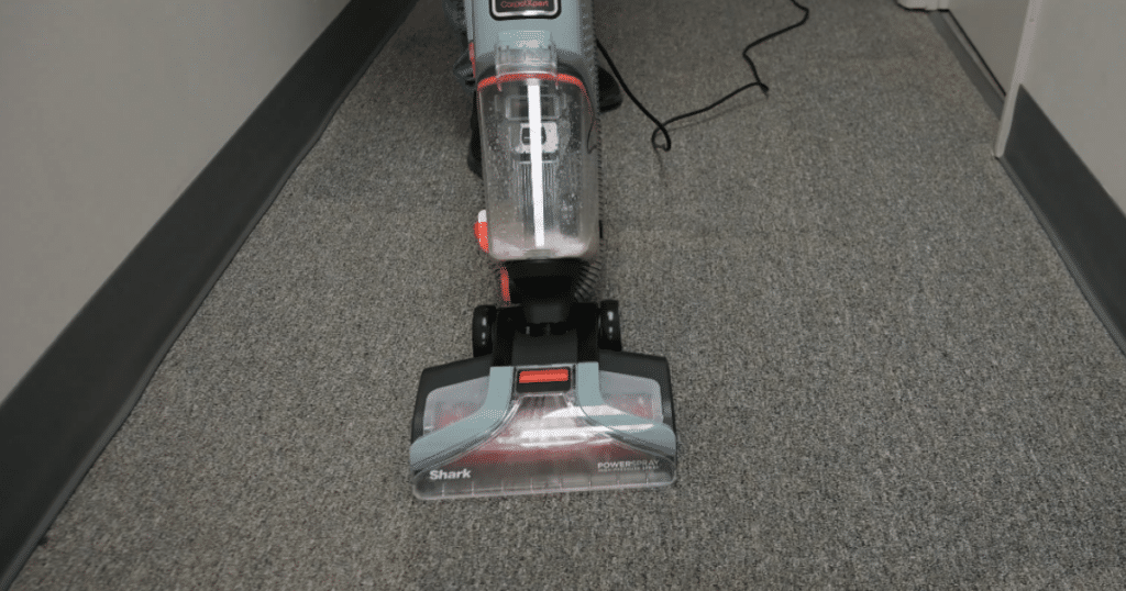 Shark CarpetXpert EX151 in use | Vacuum Wars Using the Shark CarpetXpert EX151 at the Vacuum Wars studio