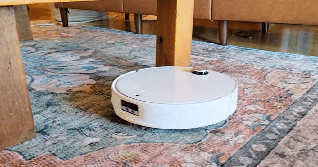 Roborock CurvX home carpet | Vacuum Wars Roborock Qrevo CurvX robot vacuum cleaning pet hair from carpet in a real-world family home test