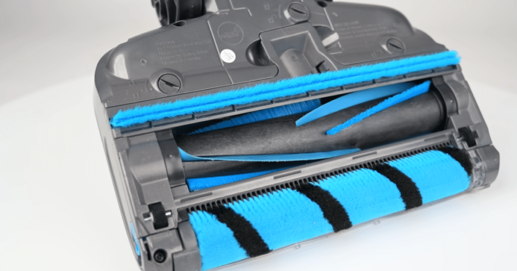 Dual Roller Score Vacuum Wars | Vacuum Wars Shark cordless vacuum dual roller cleaner head with a front soft roller and rear brush roll.