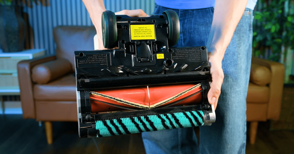 _Shark Transformer Dual Clean Rollers Vacuum Wars | Vacuum Wars Underside view of the Shark PowerDetect Transformer DuoClean floorhead showing the front soft roller and rear PowerFins brushroll.