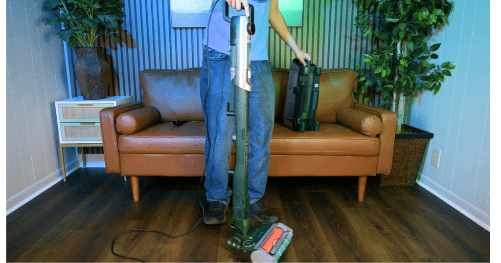 _Shark Transformer in use at Vacuum Vacuum Wars | Vacuum Wars Demonstrating the Shark PowerDetect Transformer with the main canister removed to operate as an independent corded stick vacuum.