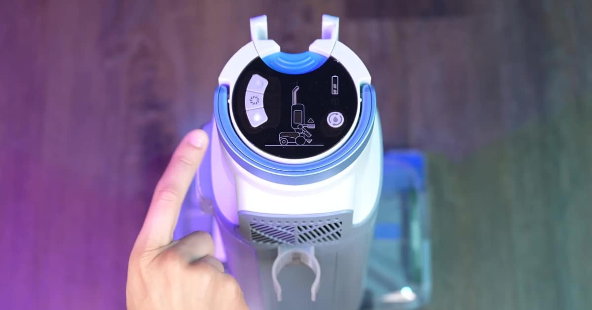 Shark AquaReach WD551 controls | Vacuum Wars Shark AquaReach WD551 control panel with water and Boost options.