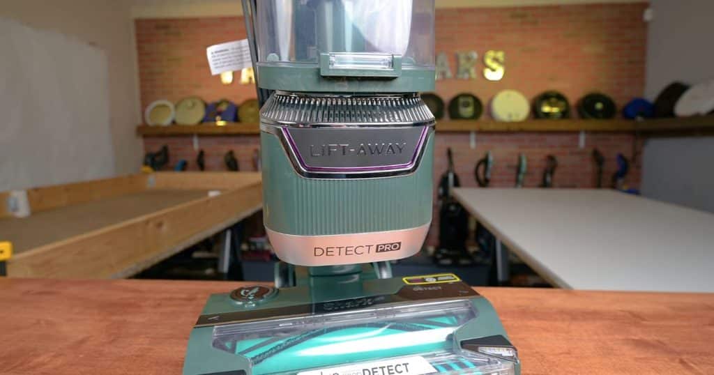 | Vacuum Wars Shark Detect Pro Lift-Away ADV LA802 upright vacuum at the Vacuum Wars studio.