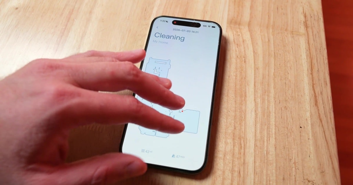 Tikom G8000 Max app controls | Vacuum Wars Tikom G8000 Max cleaning screen in its Tuya-powered smartphone app.